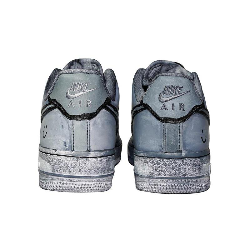 [Custom The smiling face graffiti is tinted with grey]  Air Force 1 Skateboarding Shoes Women's Low-top Gray