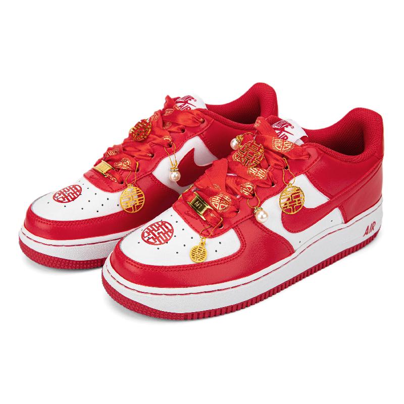 [Custom AF1 white and red wedding shoe pendant for women]  Air Force 1 Skateboarding Shoes Women's