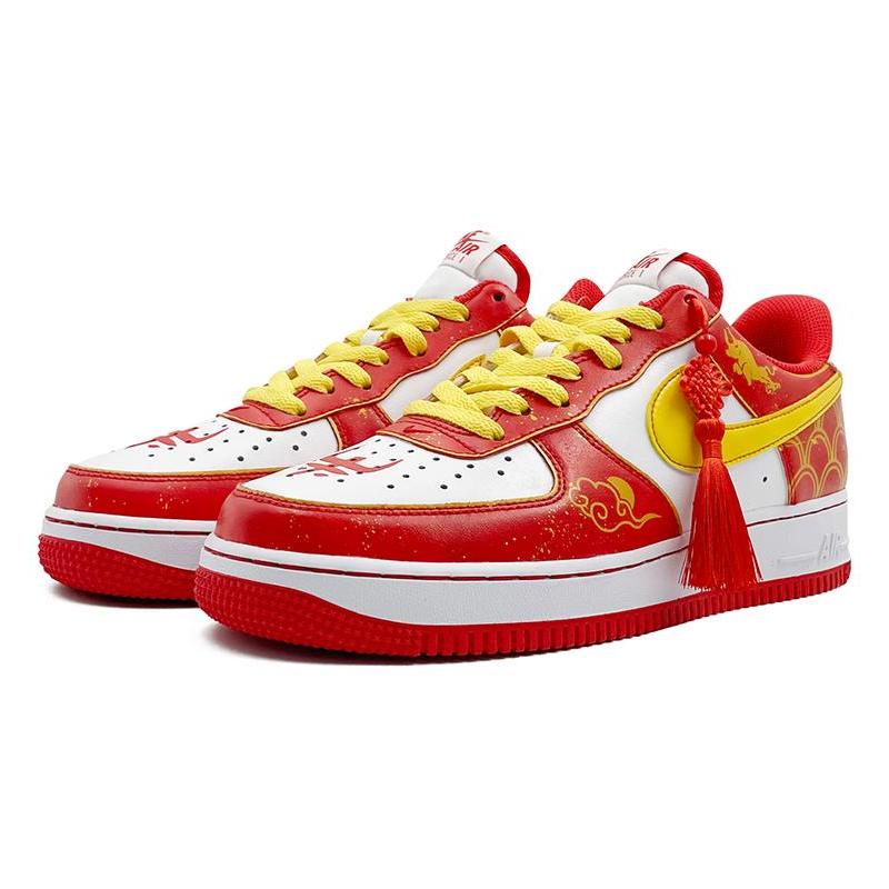 [Custom Chinese knot girl style red and yellow spray painting]  Air Force 1 Skateboarding Shoes Women's Low-top Red/Dark Beetroot/Black
