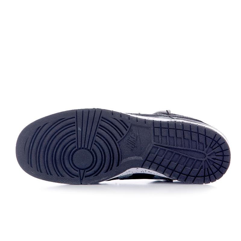 [Custom The female version is deeply Mired in the swamp]  Dunk Skateboarding Shoes Women's Low-top Black/grey