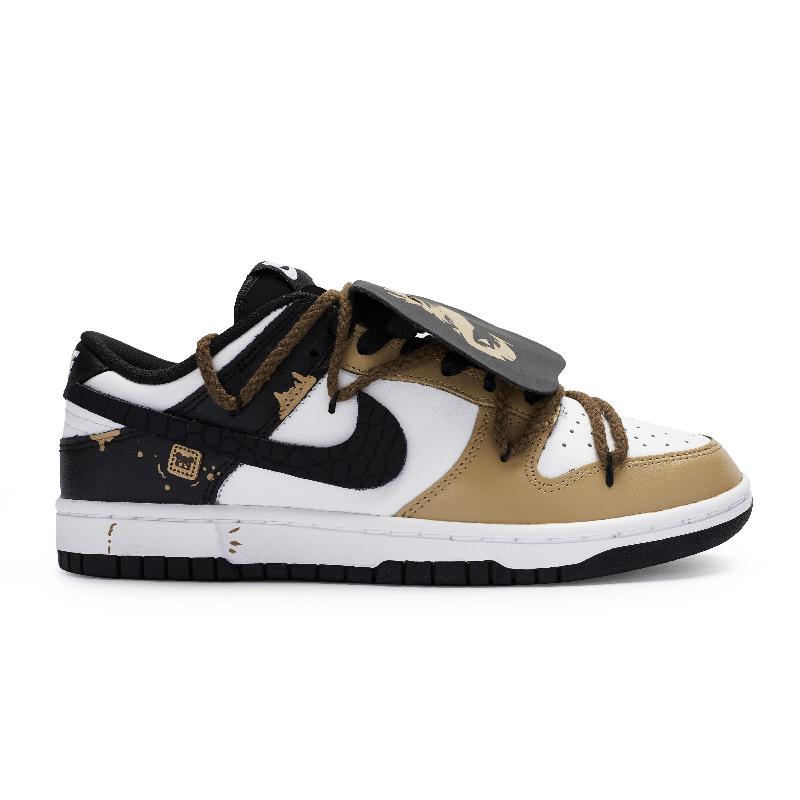 [Custom Wolfe Smile Warrior]  Dunk Skateboarding Shoes Unisex Low-top Brown