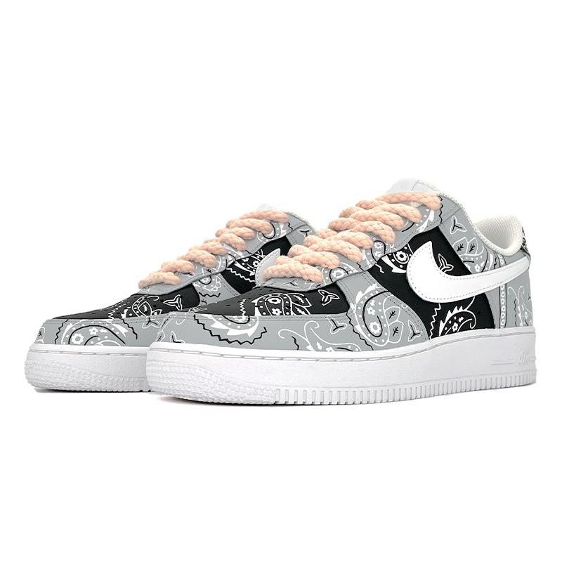 [Custom Four men's spray-painted black, white and gray cashew flower]  Air Force 1 Skateboarding Shoes Men