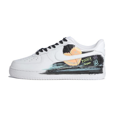 [Custom Men's heart-shaped graffiti]  Air Force 1 Skateboard Shoes Men Low-Top Black White