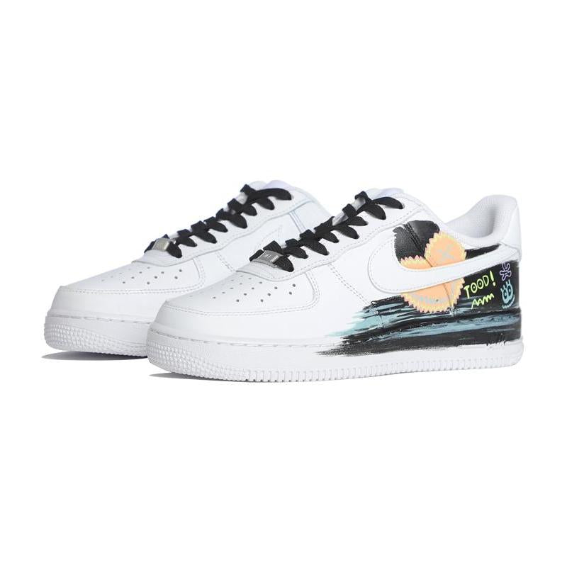 [Custom Men's heart-shaped graffiti]  Air Force 1 Skateboard Shoes Men Low-Top Black White