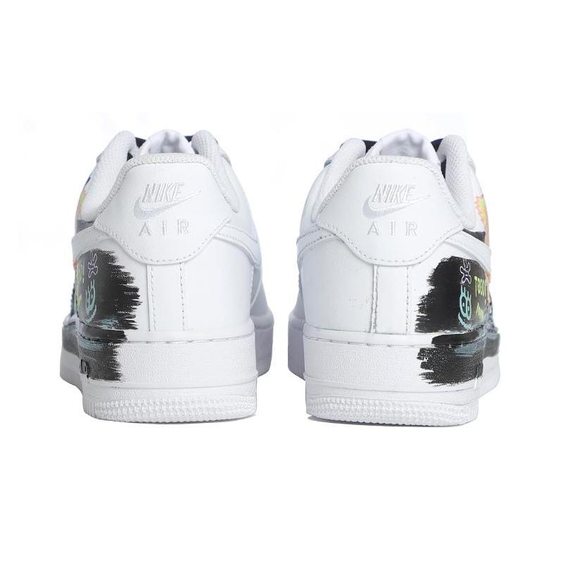 [Custom Men's heart-shaped graffiti]  Air Force 1 Skateboard Shoes Men Low-Top Black White