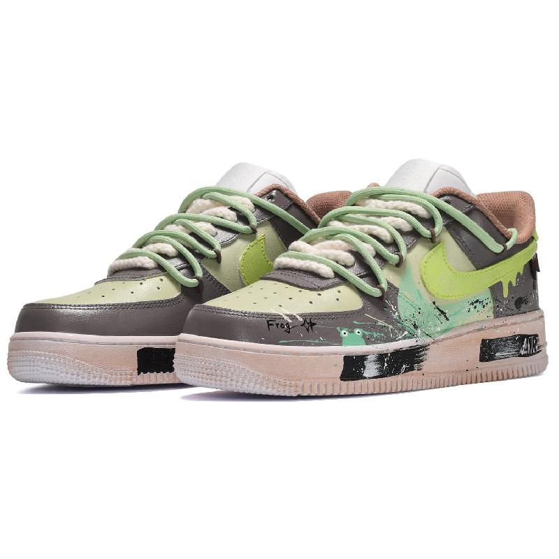 [Custom The female small jumping frog is white, brown and green]  Air Force 1 Skateboarding Shoes Women's Low-top Sanddrift/White/Rough Green/Hemp