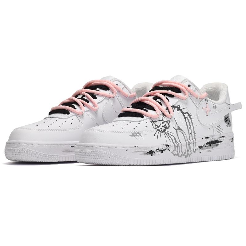 [Custom The female angry cat is in black, white and grey]  Air Force 1 Skateboarding Shoes Women's Low-top Black/white/gray