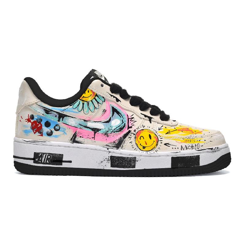[Custom A woman's little Daisy with a smiling face and a rosy complexion]  Air Force 1 Skateboarding Shoes Women's Low-top Beige/Black