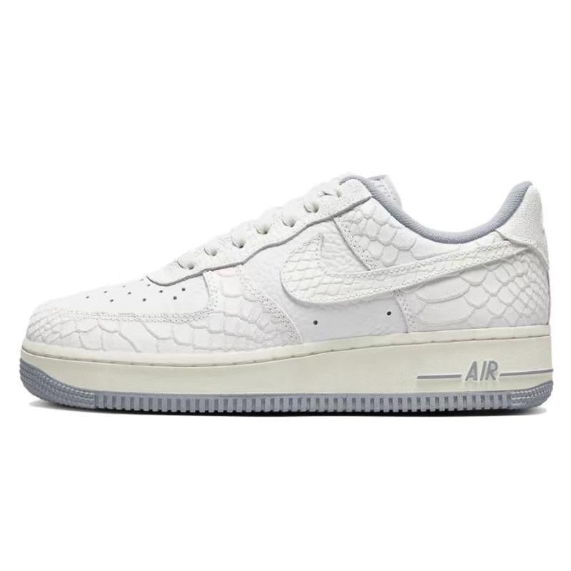 [Custom Black hook embroidery with golden dragon patterns]  Air Force 1 Skateboarding Shoes Women's