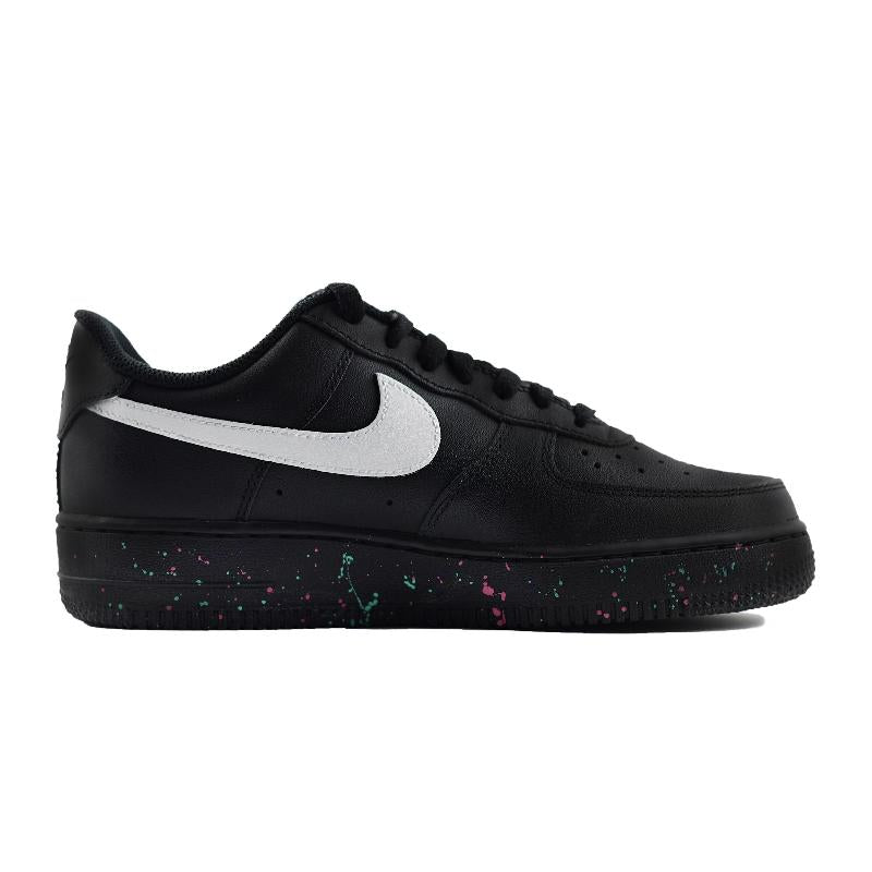 [Custom Black and white for men and women on the street in the dark night]  Air Force 1 Skateboarding Shoes Unisex