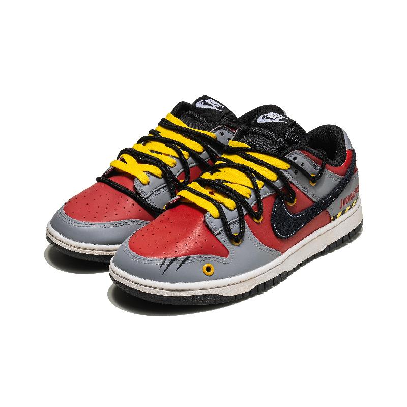 [Custom The evening clouds are ablaze with red]  Dunk Skateboarding Shoes Unisex Low-top Gray/Yellow