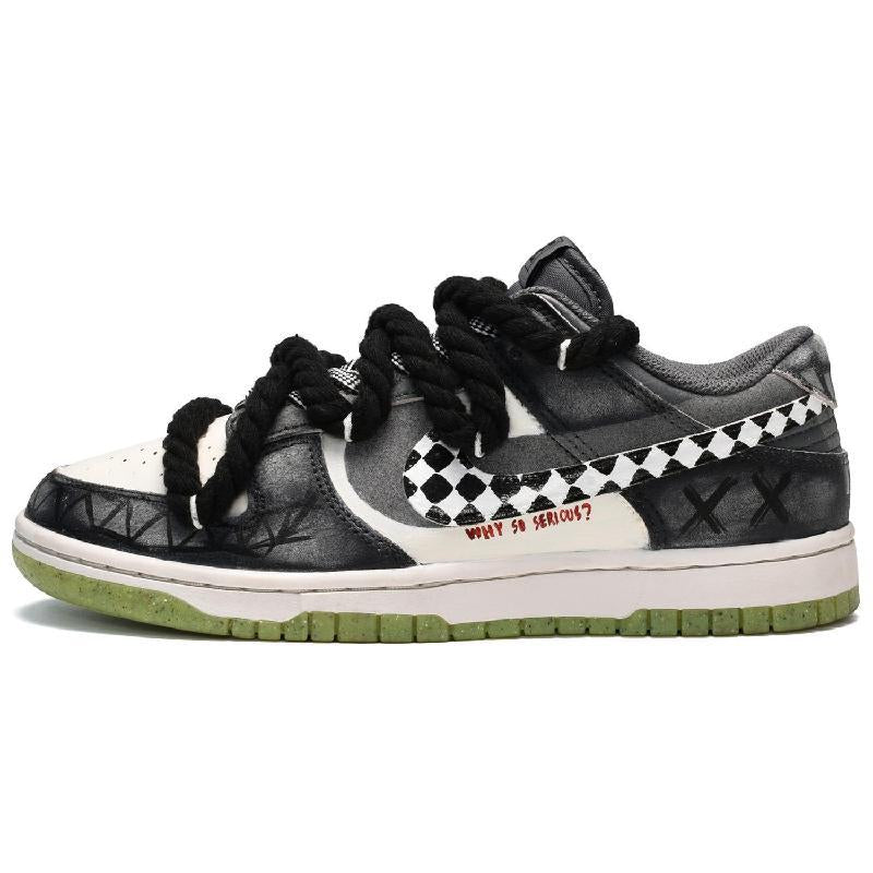[Custom The male clown is in black, white and grey]  Dunk Skateboarding Shoes Men Low-top Black/White/Gray