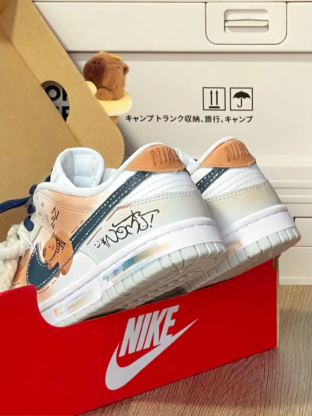 [Custom Capybara] Dunk Skateboarding Shoes Unisex Hand-painted Cute Style Deep Blue/Brown