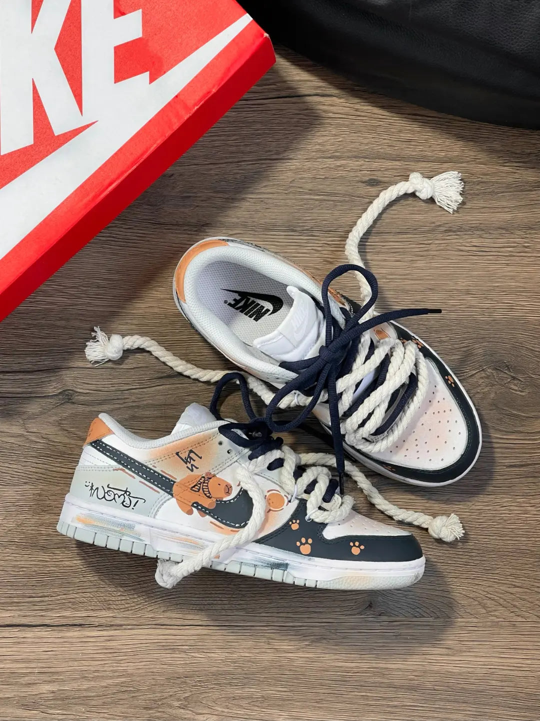 [Custom Capybara] Dunk Skateboarding Shoes Unisex Hand-painted Cute Style Deep Blue/Brown