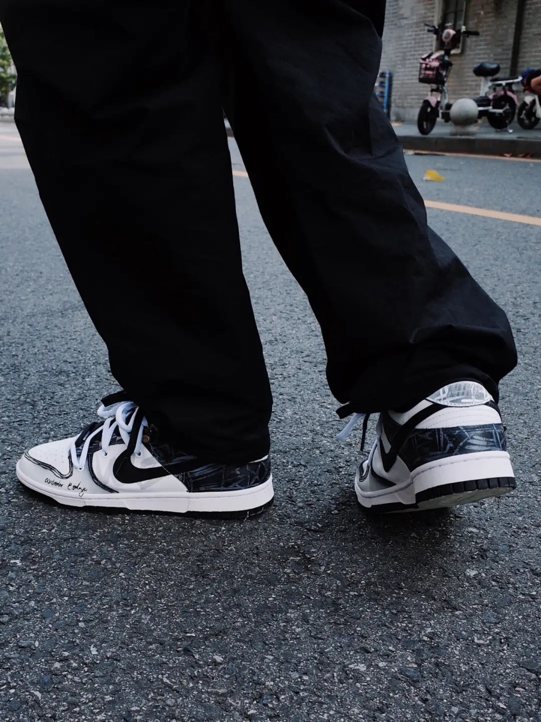 [Custom Female version of the "Soul Broken Blue Bridge"]  Dunk Skateboarding Shoes Women's