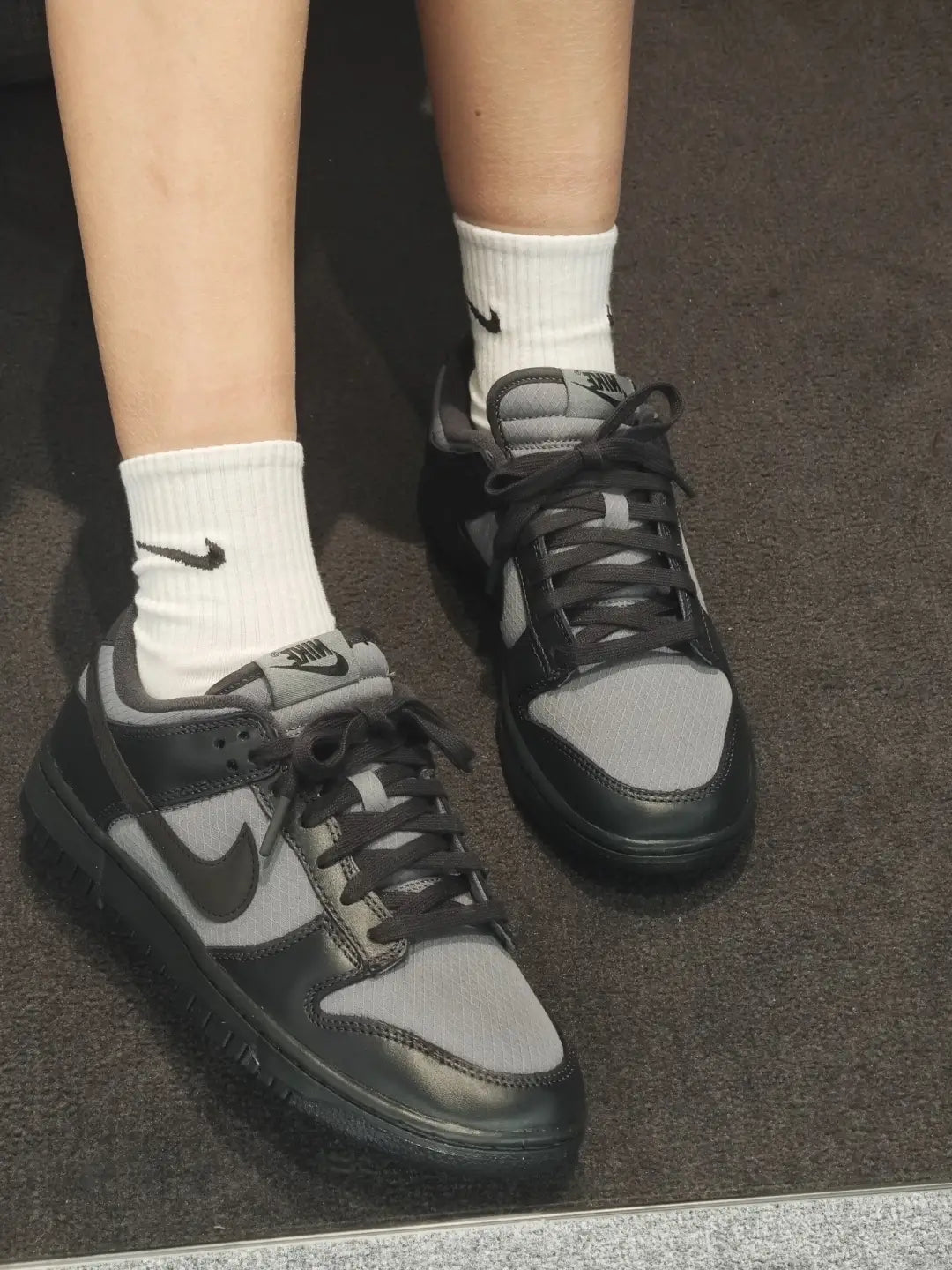 [Custom Black Rose] Suede Dunk Skateboarding Shoes Unisex