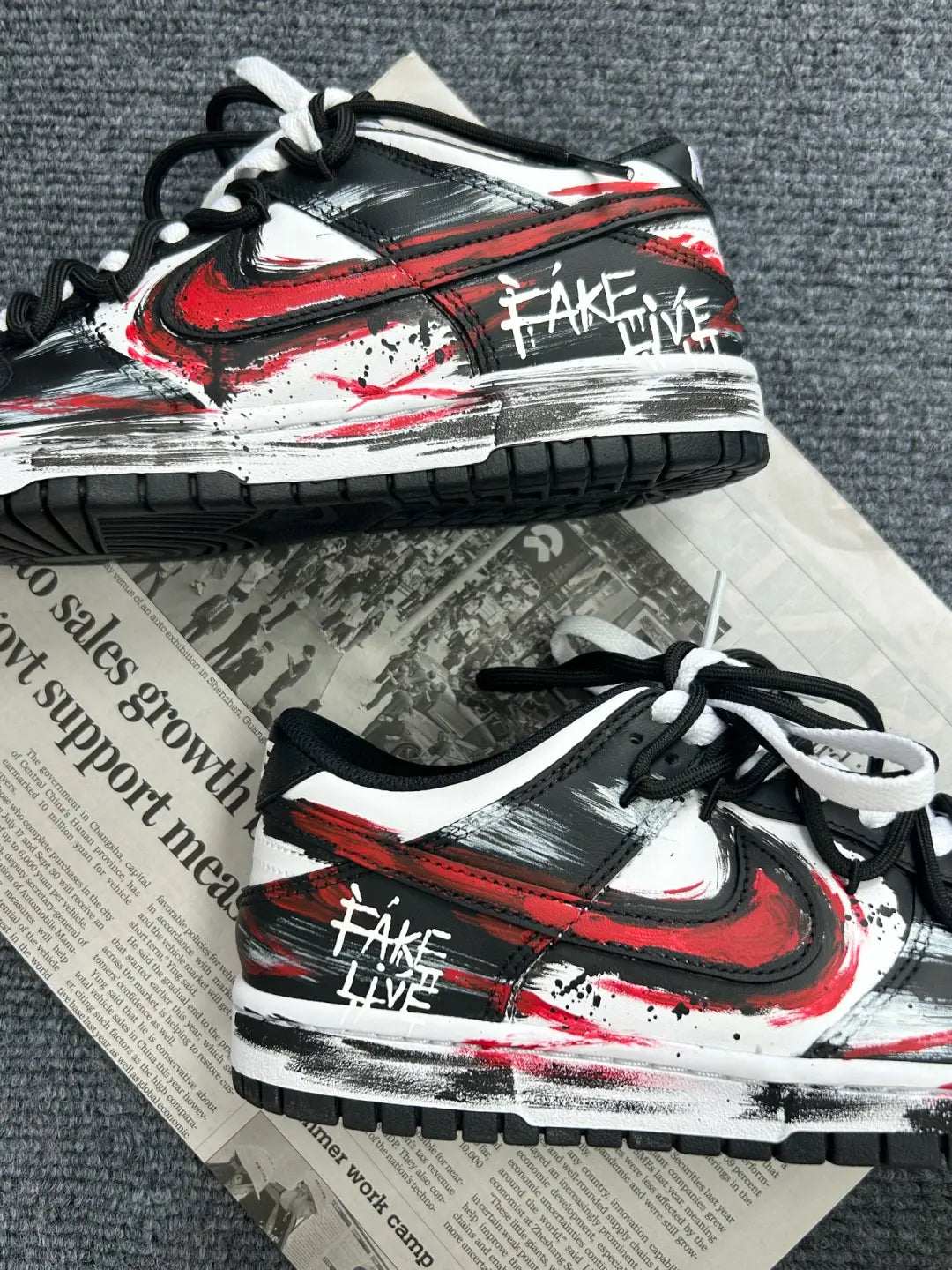 [Custom Nightmare Spell] Dunk Skateboarding Shoes Unisex Black/Red Graffiti