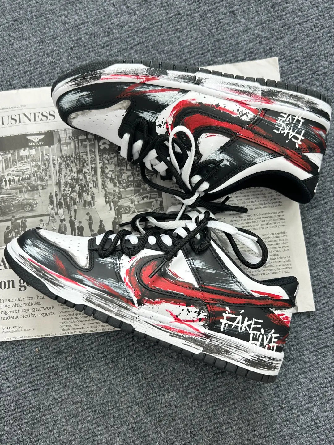 [Custom Nightmare Spell] Dunk Skateboarding Shoes Unisex Black/Red Graffiti