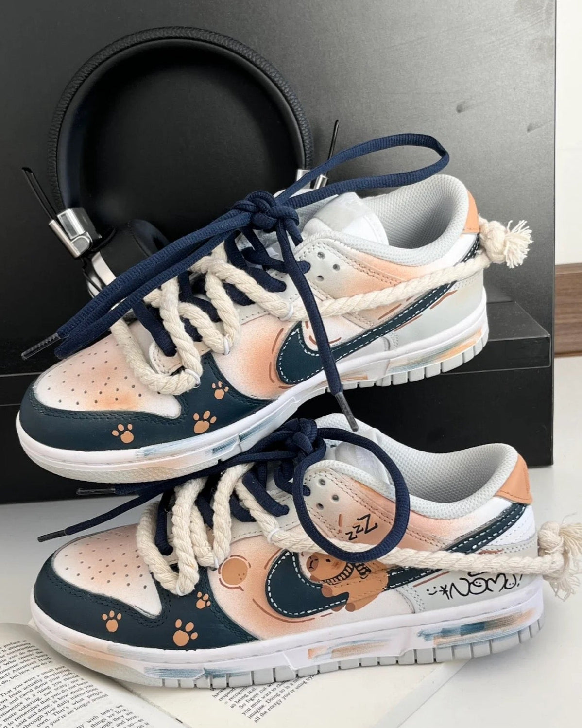 [Custom Capybara] Dunk Skateboarding Shoes Unisex Hand-painted Cute Style Deep Blue/Brown