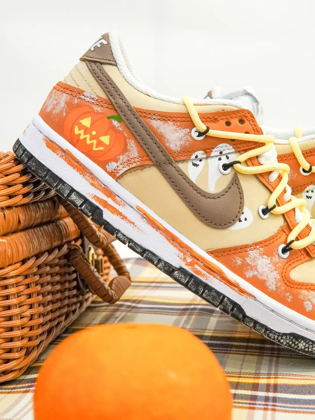 [Custom Sleepless Nights] Dunk Skateboarding Shoes Unisex Low-top Orange