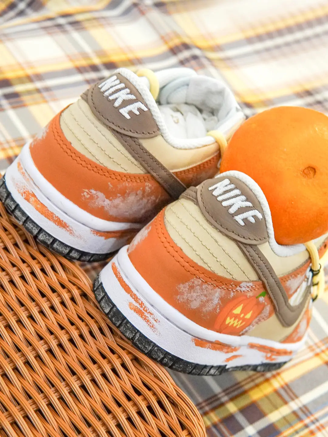[Custom Sleepless Nights] Dunk Skateboarding Shoes Unisex Low-top Orange