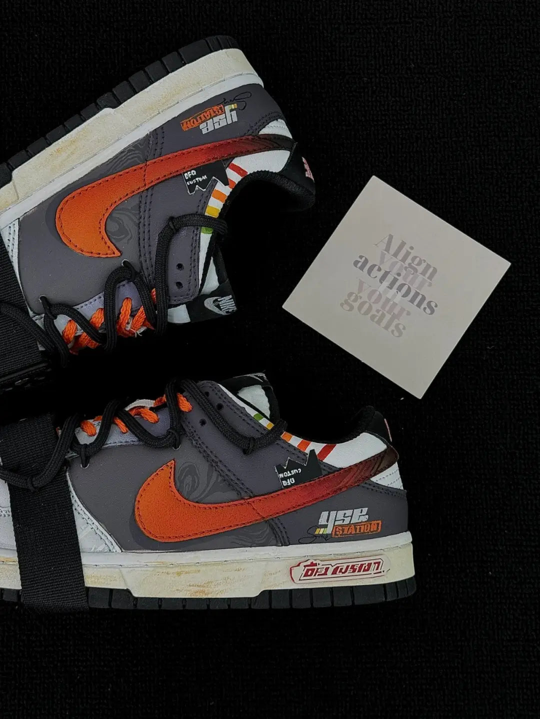 [Custom A Journey of Survival]  Dunk Skateboarding Shoes Unisex Low-top Black/Gray/Orange