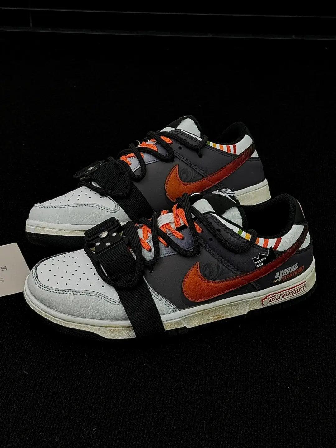 [Custom A Journey of Survival]  Dunk Skateboarding Shoes Unisex Low-top Black/Gray/Orange