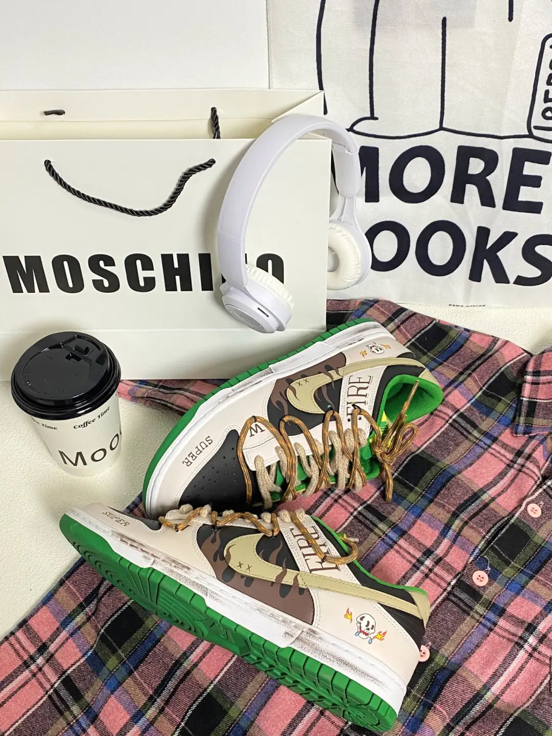 [Custom Flame Skeleton] Dunk Skateboarding Shoes Unisex Low-top Beige/Brown/Green