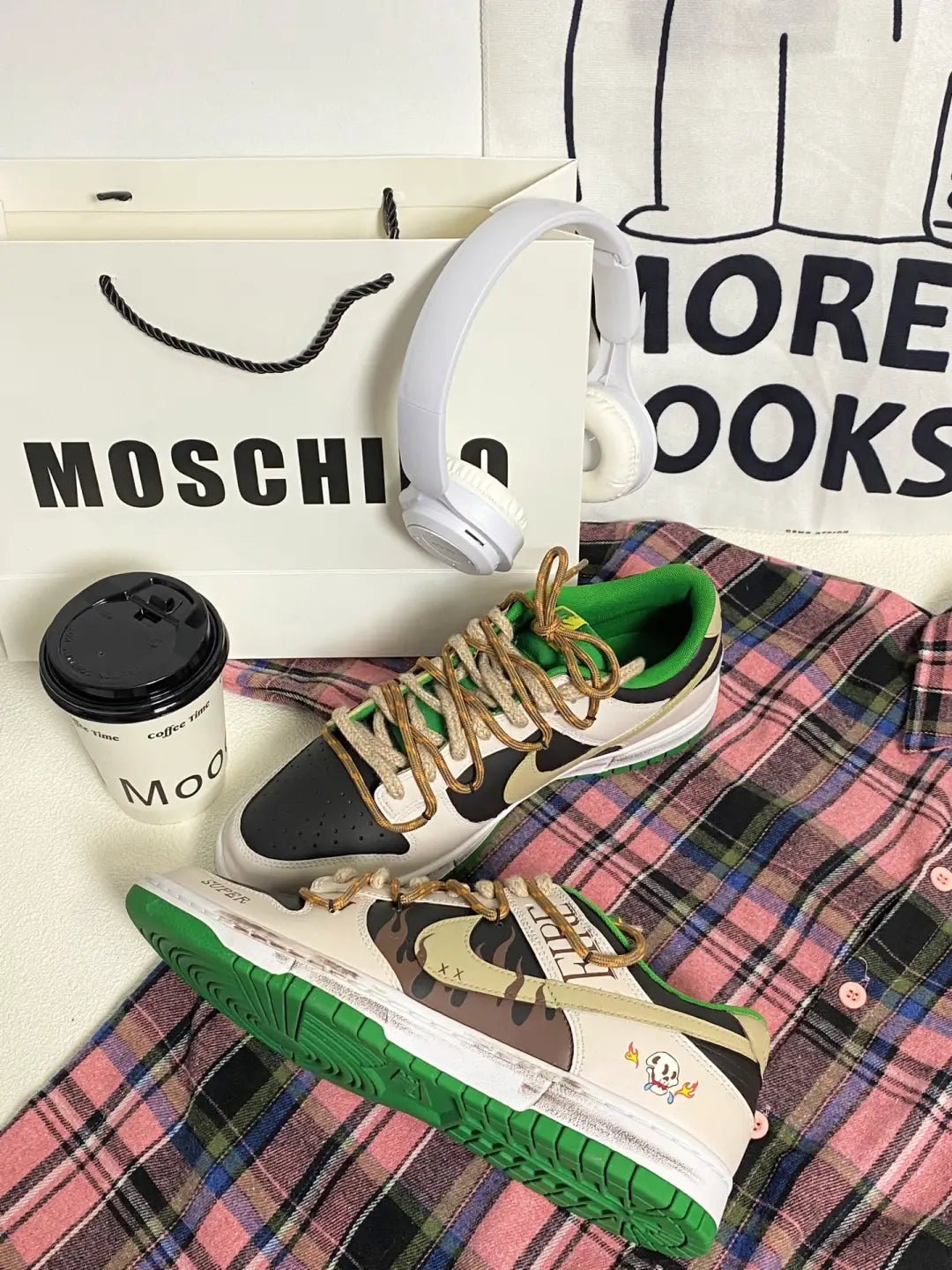 [Custom Flame Skeleton] Dunk Skateboarding Shoes Unisex Low-top Beige/Brown/Green