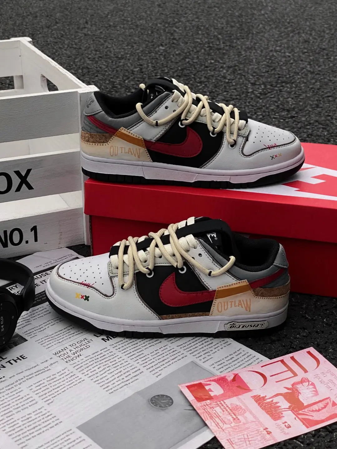 [Custom Midnight dusk]  Dunk Skateboarding Shoes Unisex Low-top Beige/Yellow