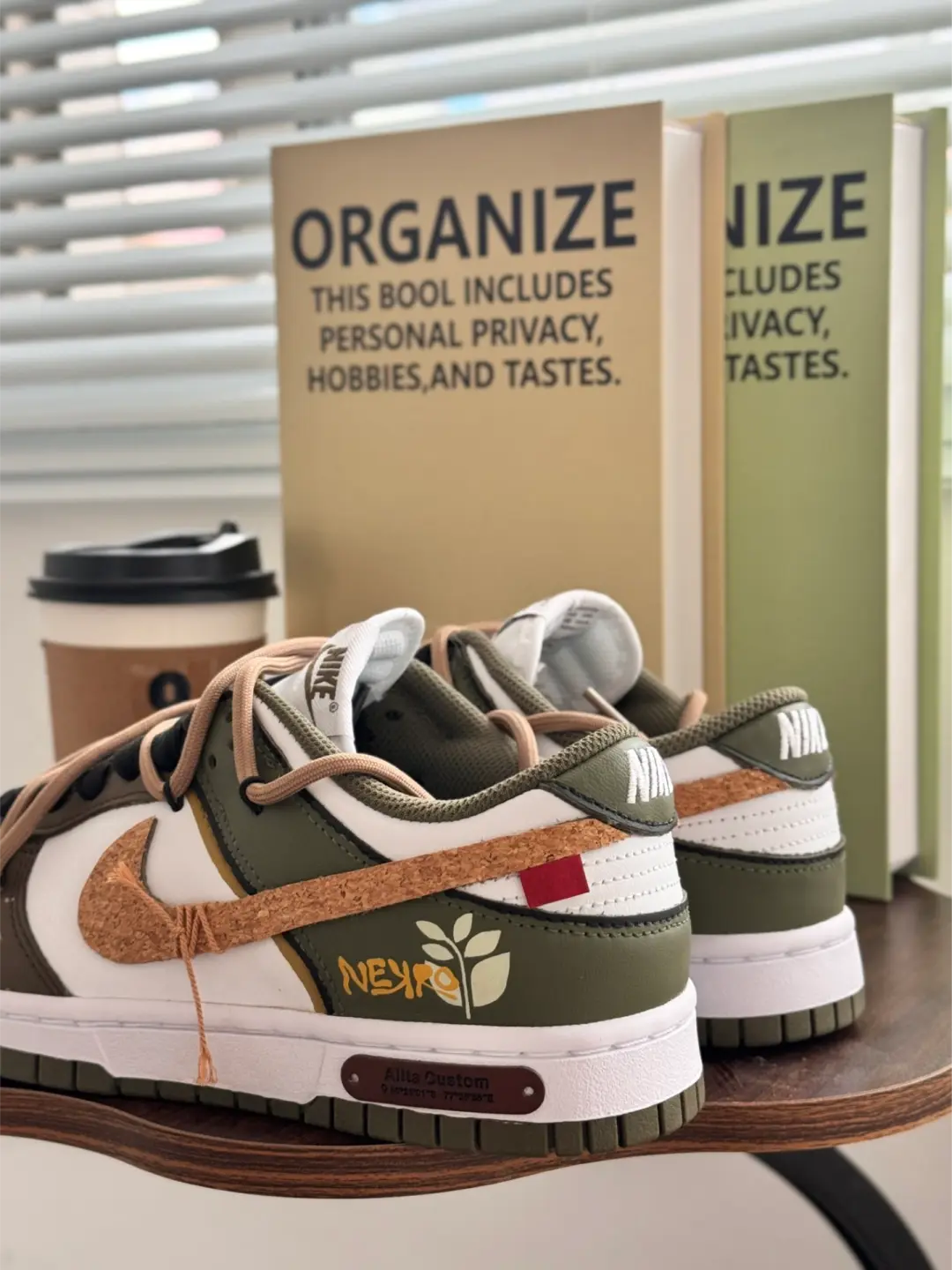 [Custom A Tour of Decaying Wood] Dunk Skateboarding Shoes Unisex Low-top Brown/Green