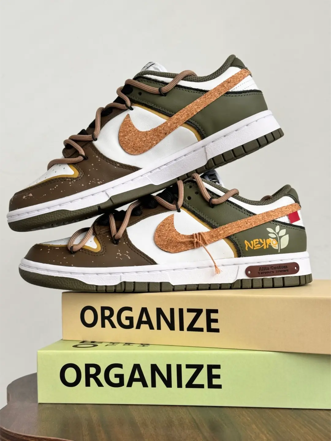 [Custom A Tour of Decaying Wood] Dunk Skateboarding Shoes Unisex Low-top Brown/Green