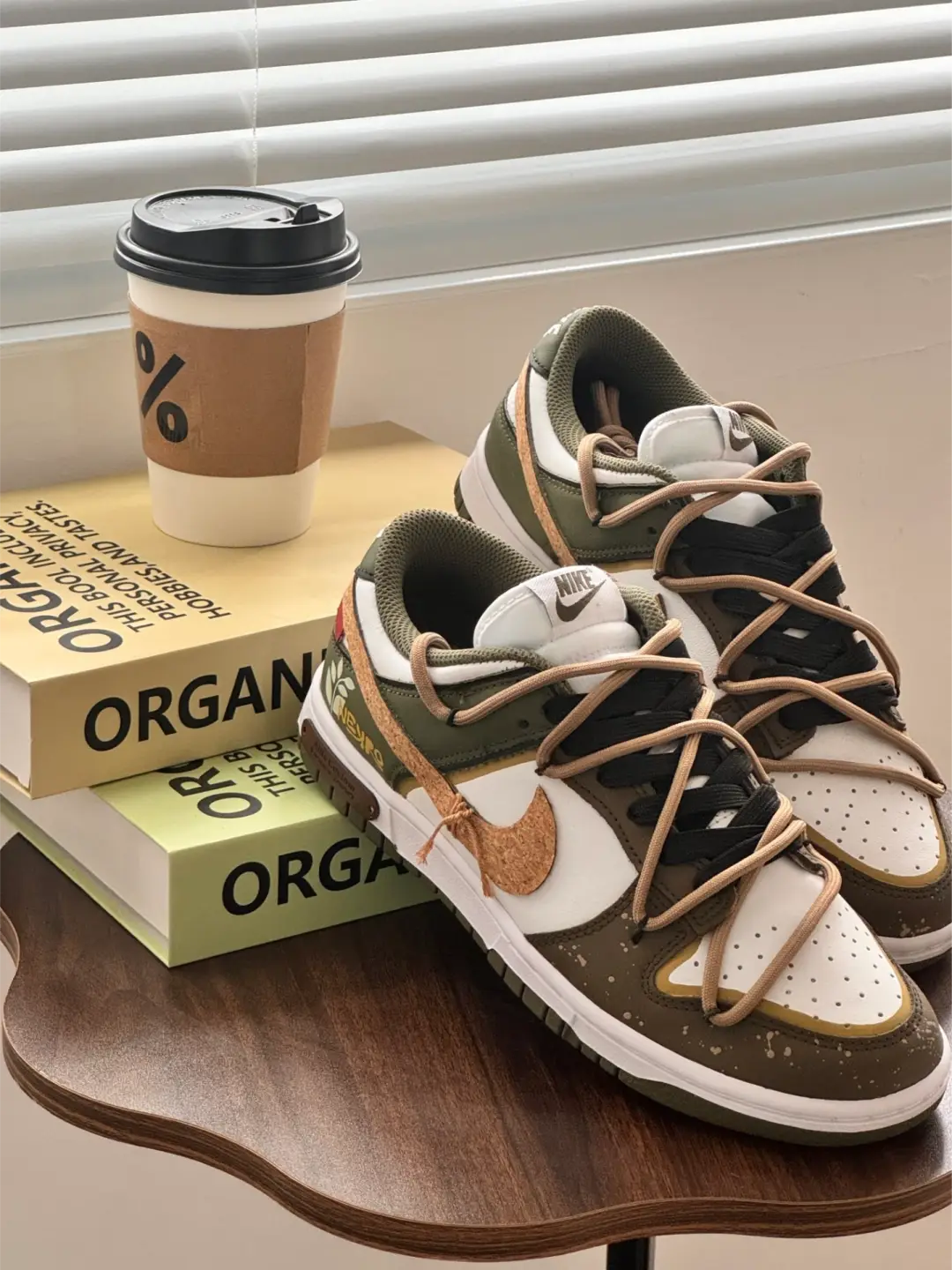 [Custom A Tour of Decaying Wood] Dunk Skateboarding Shoes Unisex Low-top Brown/Green