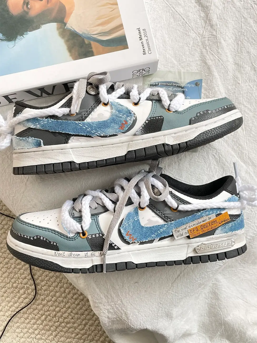 [Custom Don't Dream It, Be It.] Dunk Skateboarding Shoes Unisex Denim Style