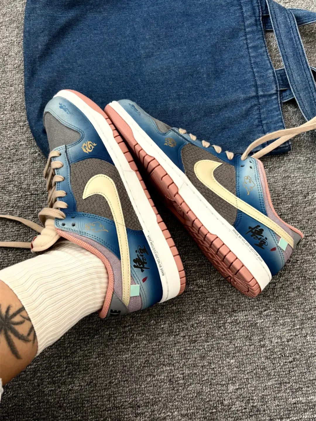 [Custom Auspicious Dragon Cloud Pattern] Dunk Skateboarding Shoes Unisex Low-top Blue/Pink