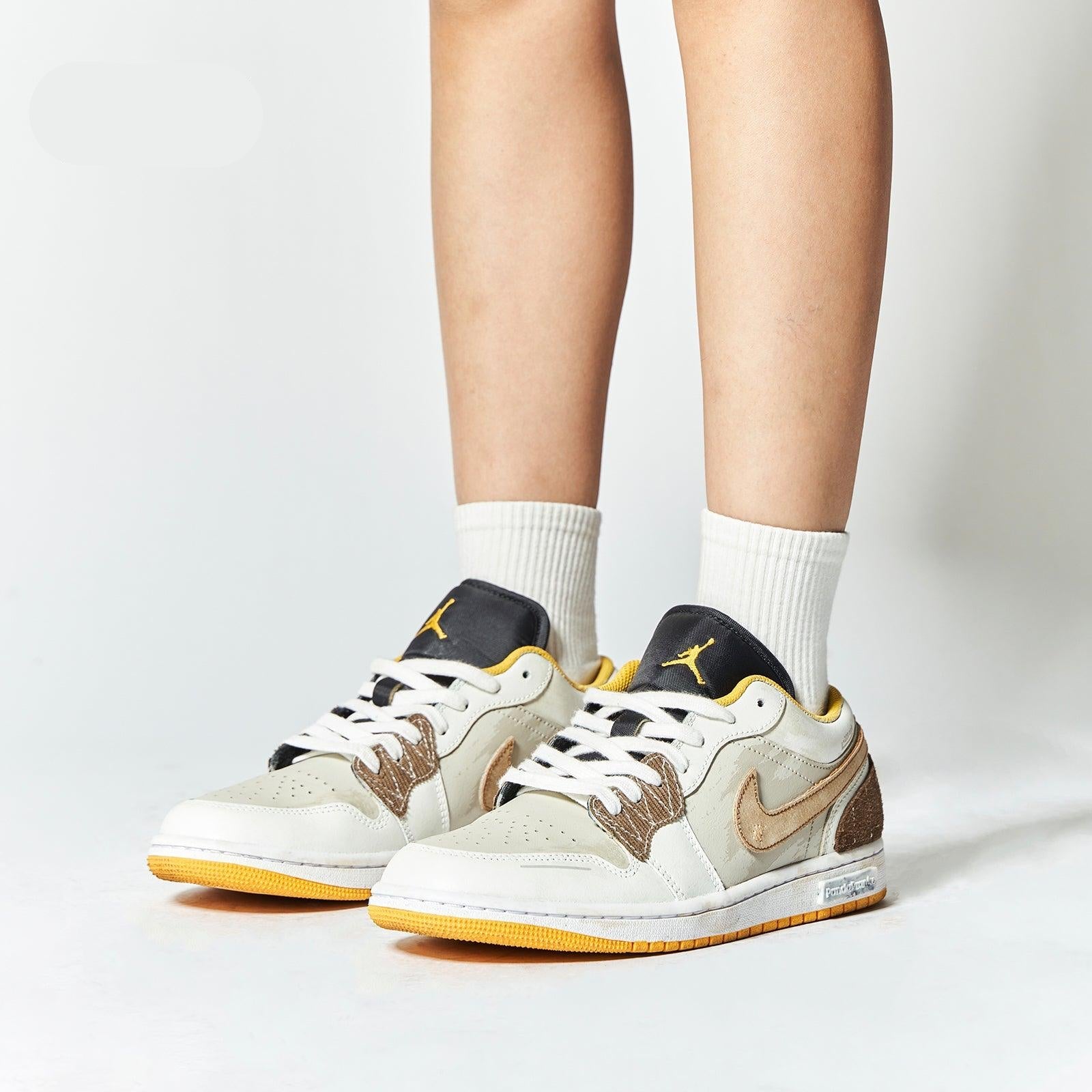 Pre-Landing - Men's Jordan 1 Low Custom