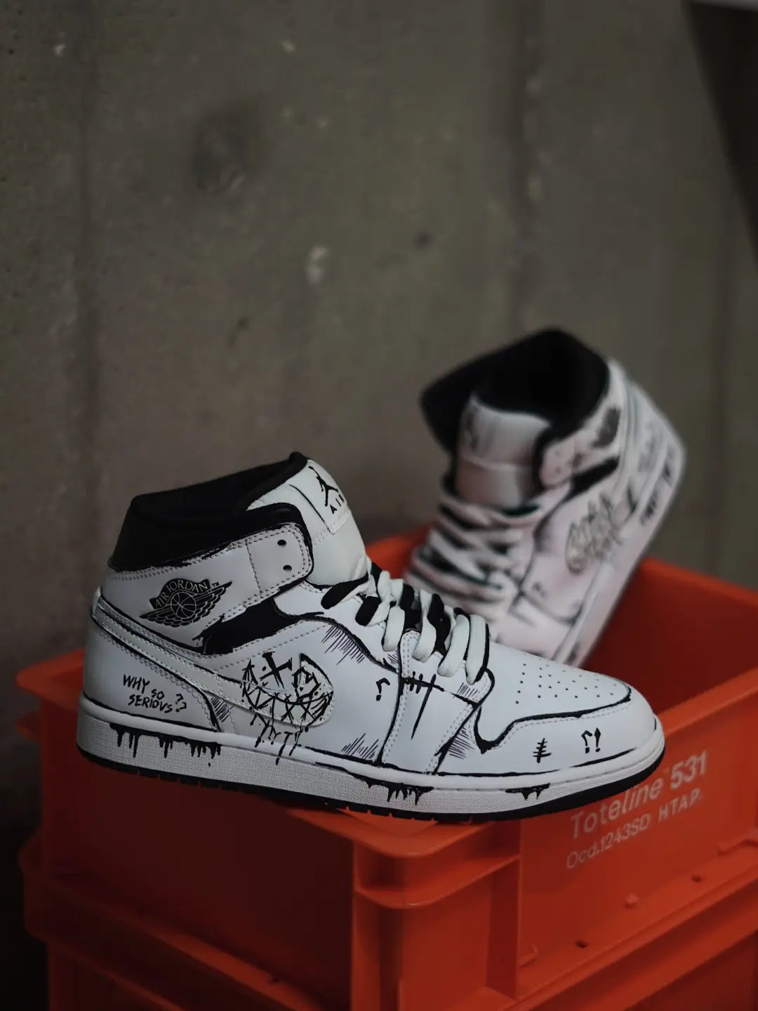 [Custom Line Joker] Jordan Air Jordan 1 High Top Unisex Skateboarding Shoes White/Black