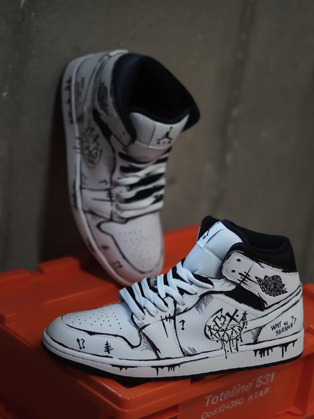 [Custom Line Joker] Jordan Air Jordan 1 High Top Unisex Skateboarding Shoes White/Black