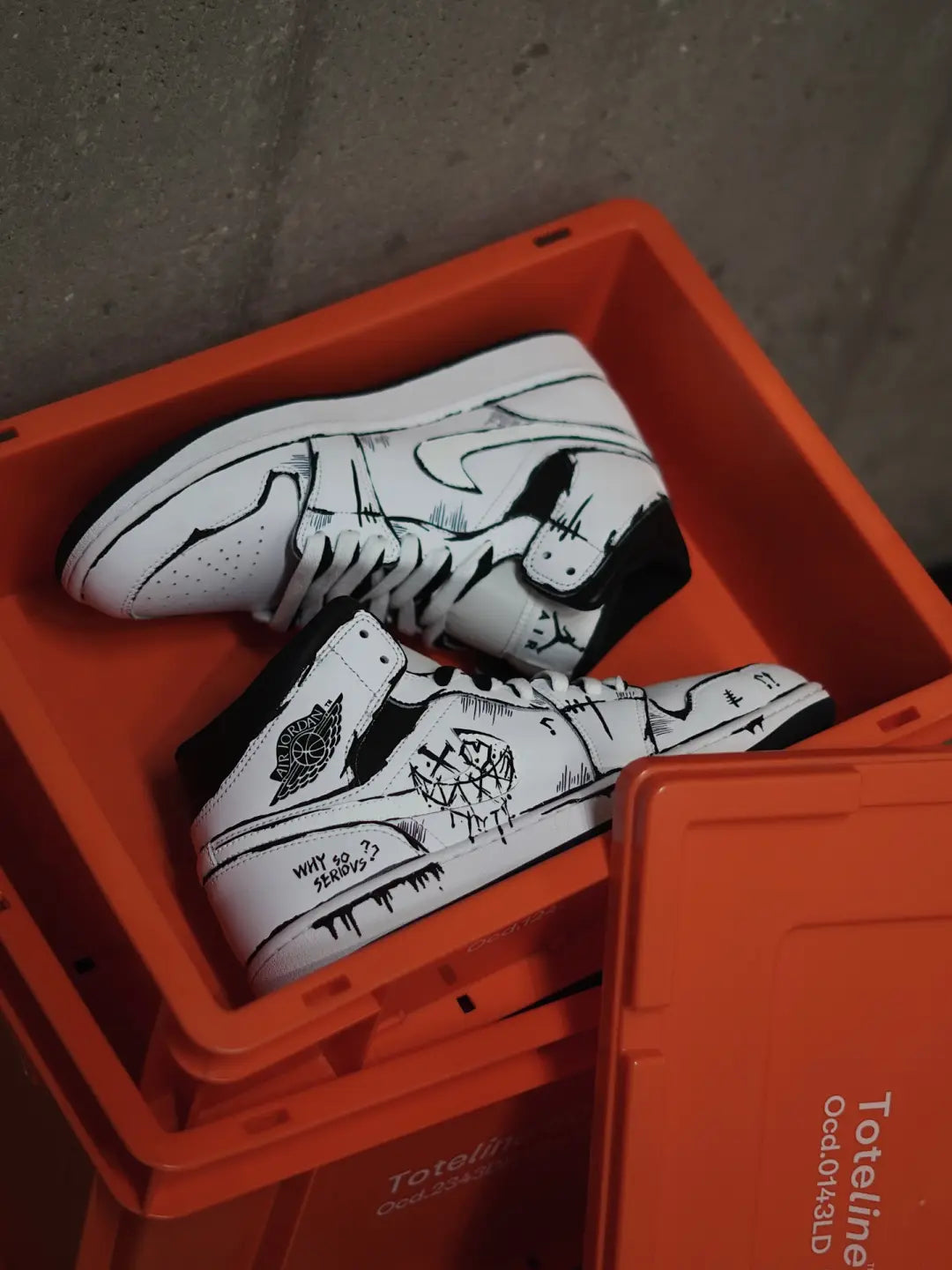 [Custom Line Joker] Jordan Air Jordan 1 High Top Unisex Skateboarding Shoes White/Black