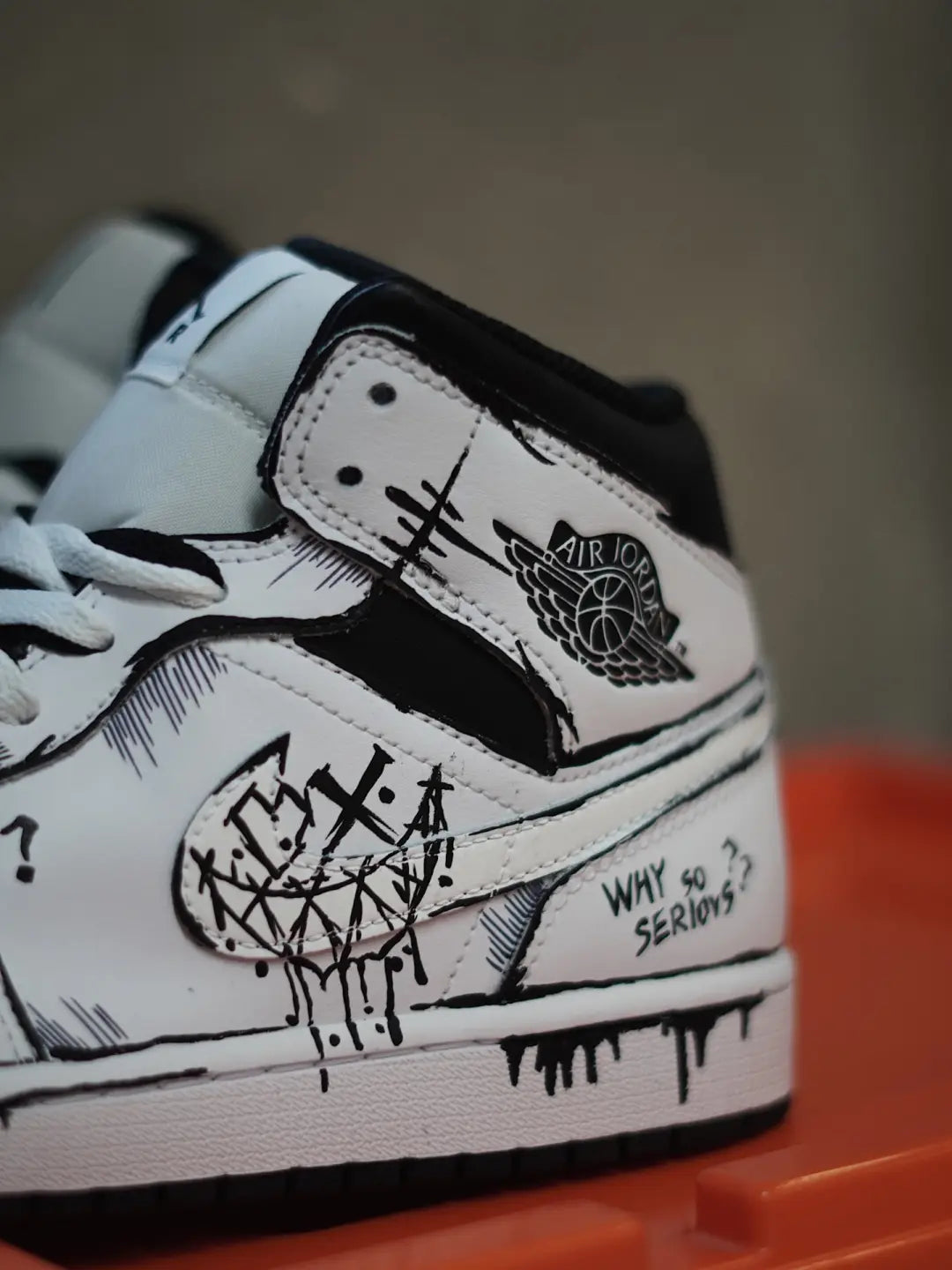 [Custom Line Joker] Jordan Air Jordan 1 High Top Unisex Skateboarding Shoes White/Black