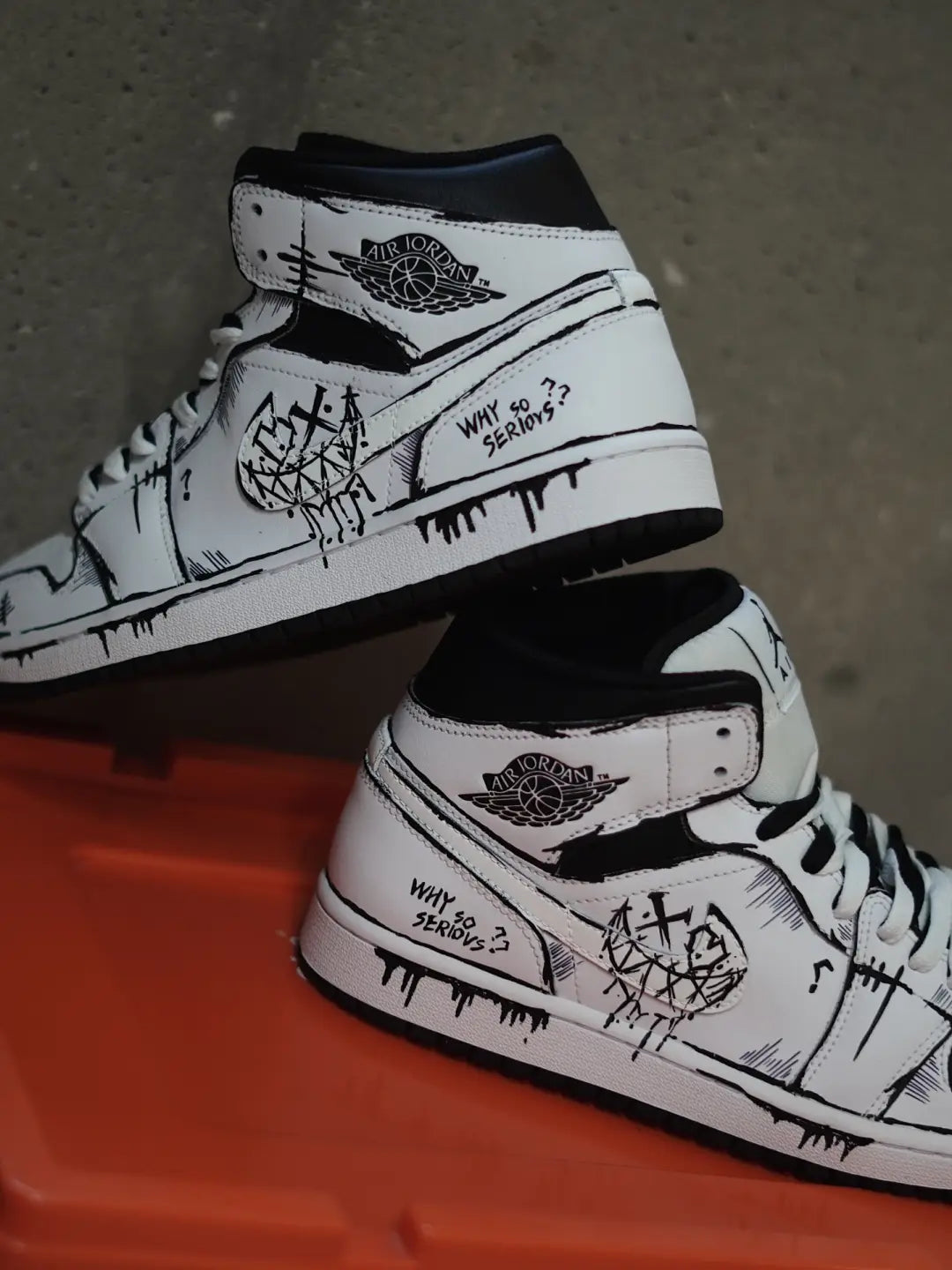 [Custom Line Joker] Jordan Air Jordan 1 High Top Unisex Skateboarding Shoes White/Black