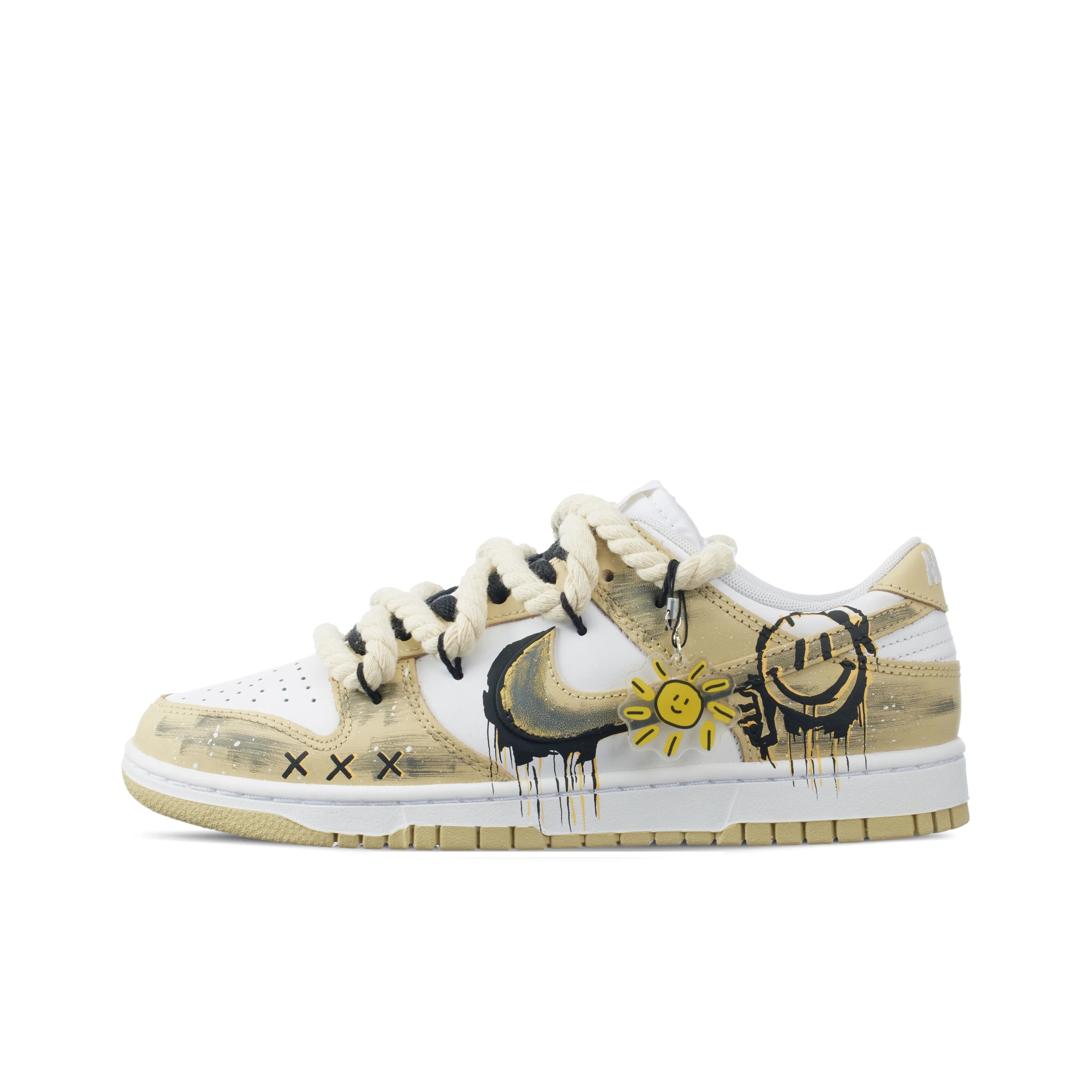 [Custom Smiley Face Graffiti] Dunk Skateboarding Shoes Unisex Distressed Style Yellow