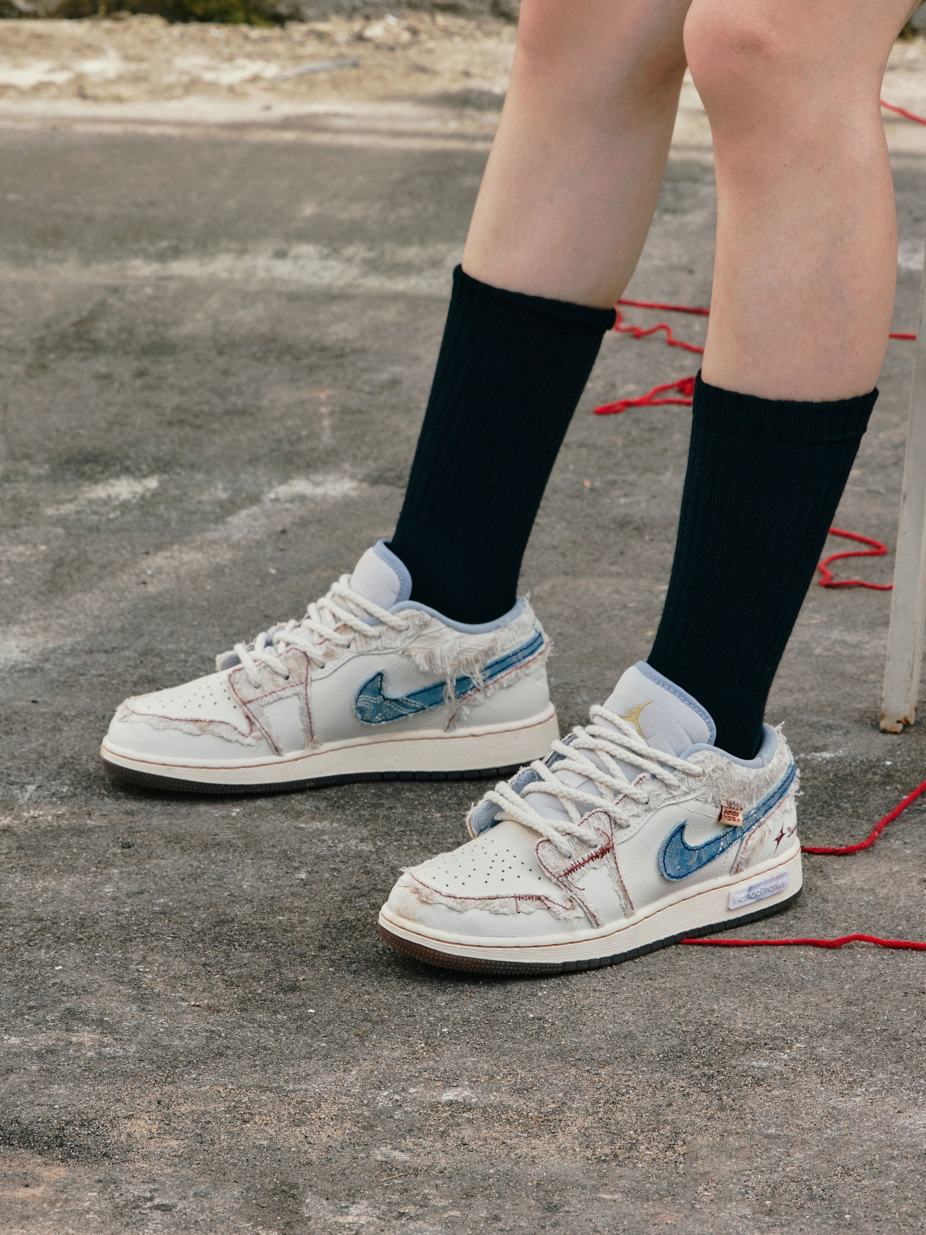 [Custom Threads of Dreams] Air Jordan Low - Top Skateboarding Shoes Unisex Beige/Blue