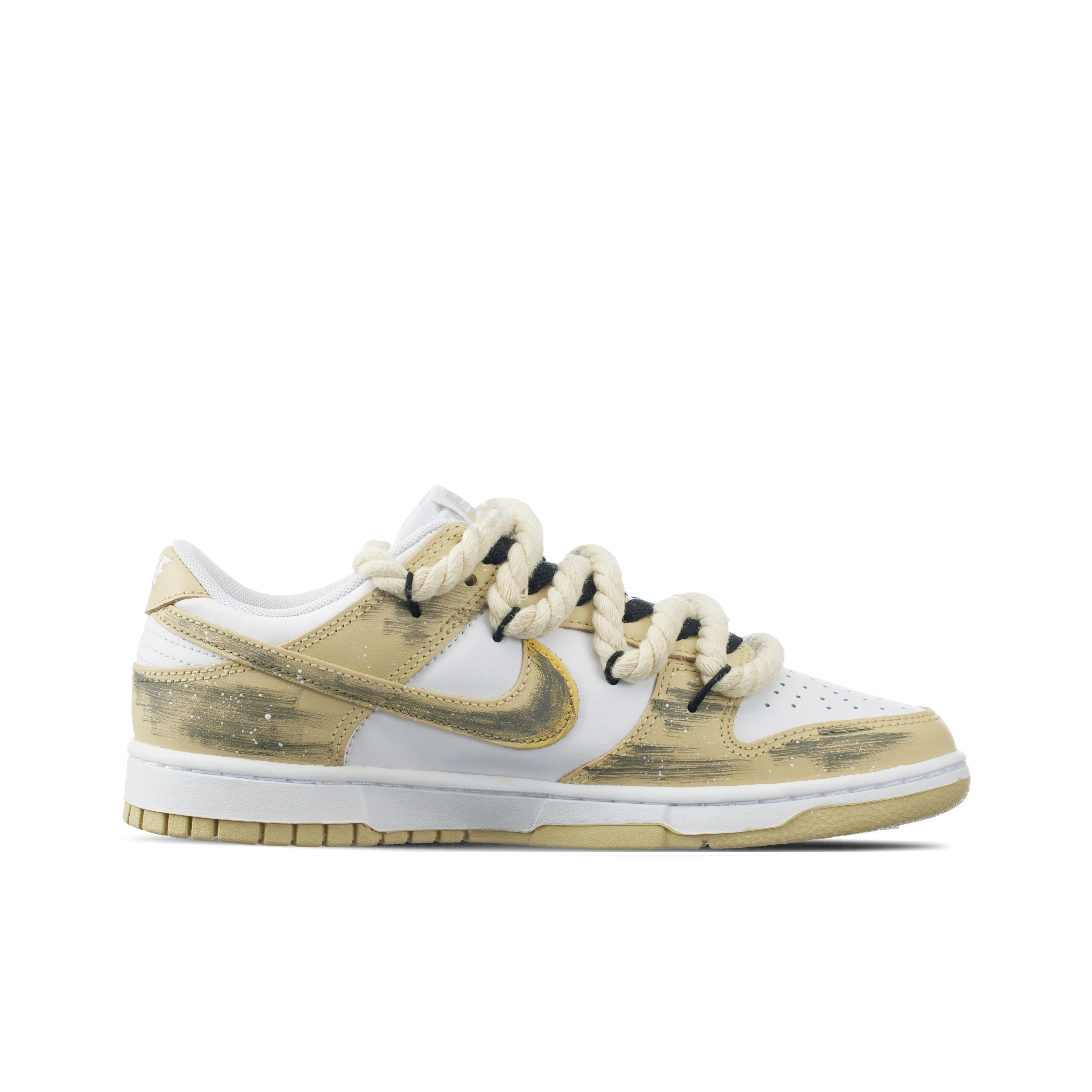 [Custom Smiley Face Graffiti] Dunk Skateboarding Shoes Unisex Distressed Style Yellow