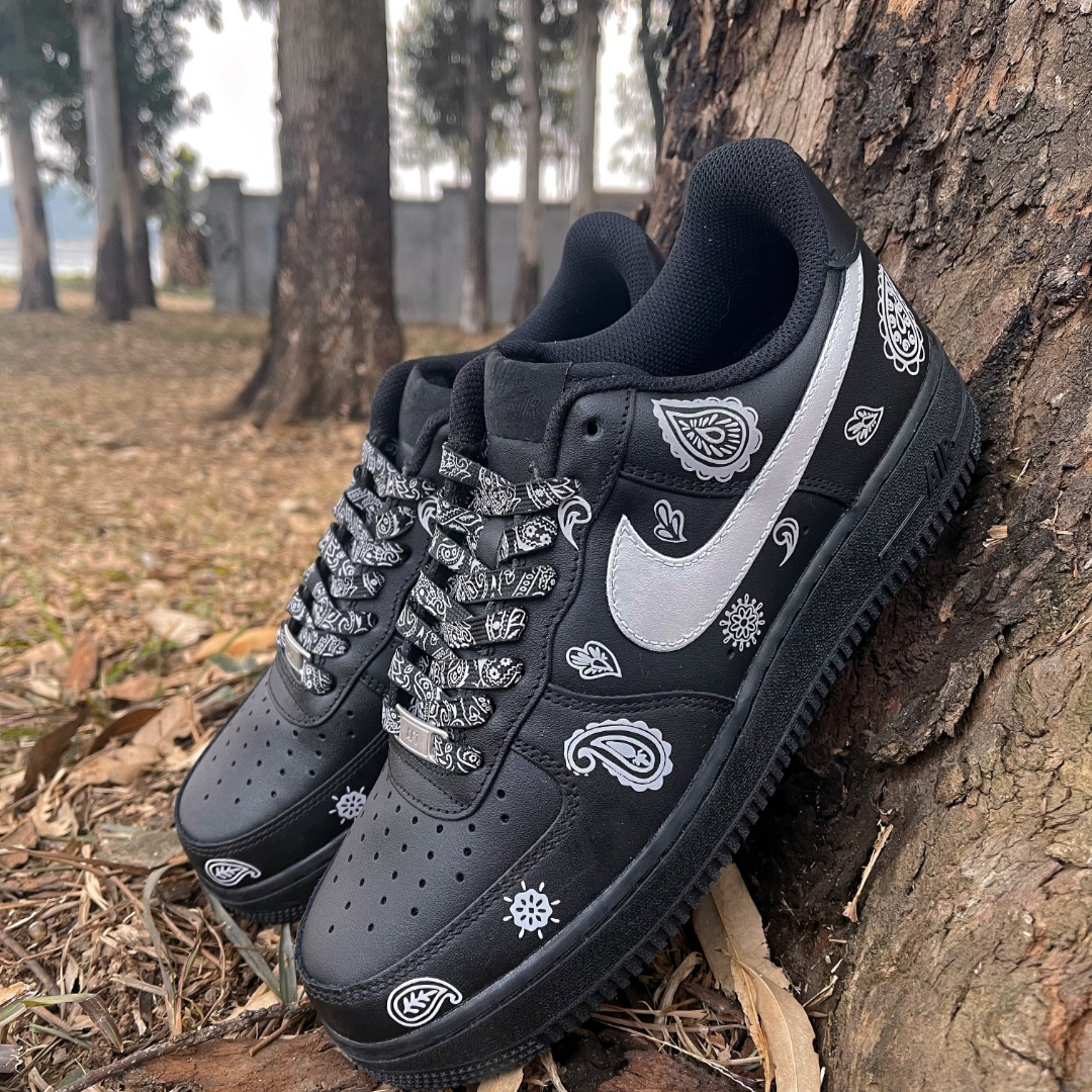 [Custom Cashew flower element]  Air Force 1 Skateboarding Shoes Women's Low-top Black