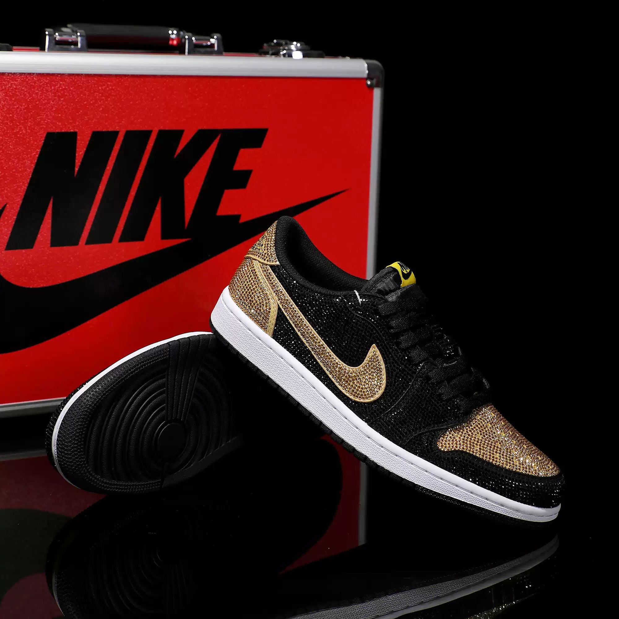 [Custom Black Gold Full Diamond] Air Jordan Low - Top Skateboarding Shoes Unisex