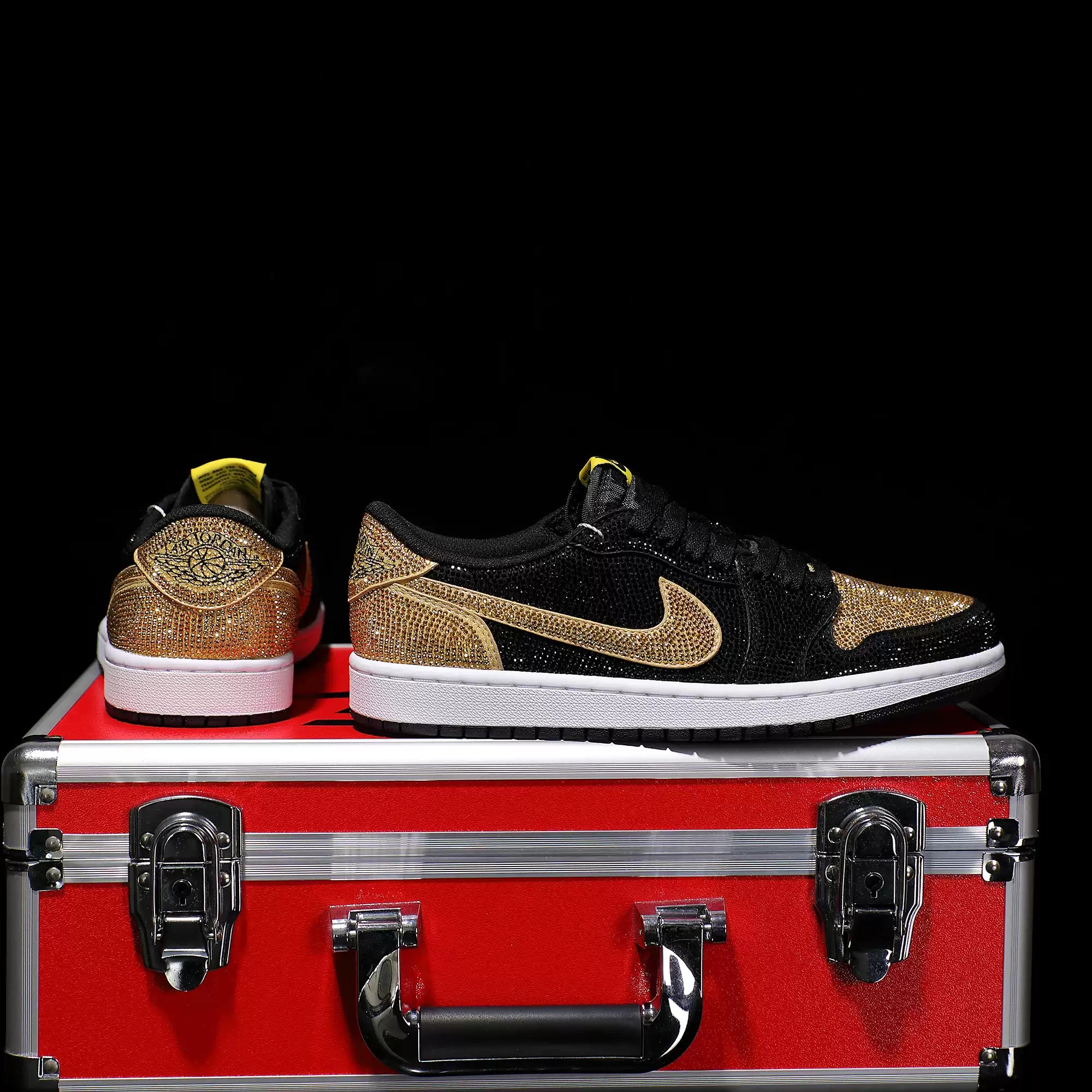 [Custom Black Gold Full Diamond] Air Jordan Low - Top Skateboarding Shoes Unisex