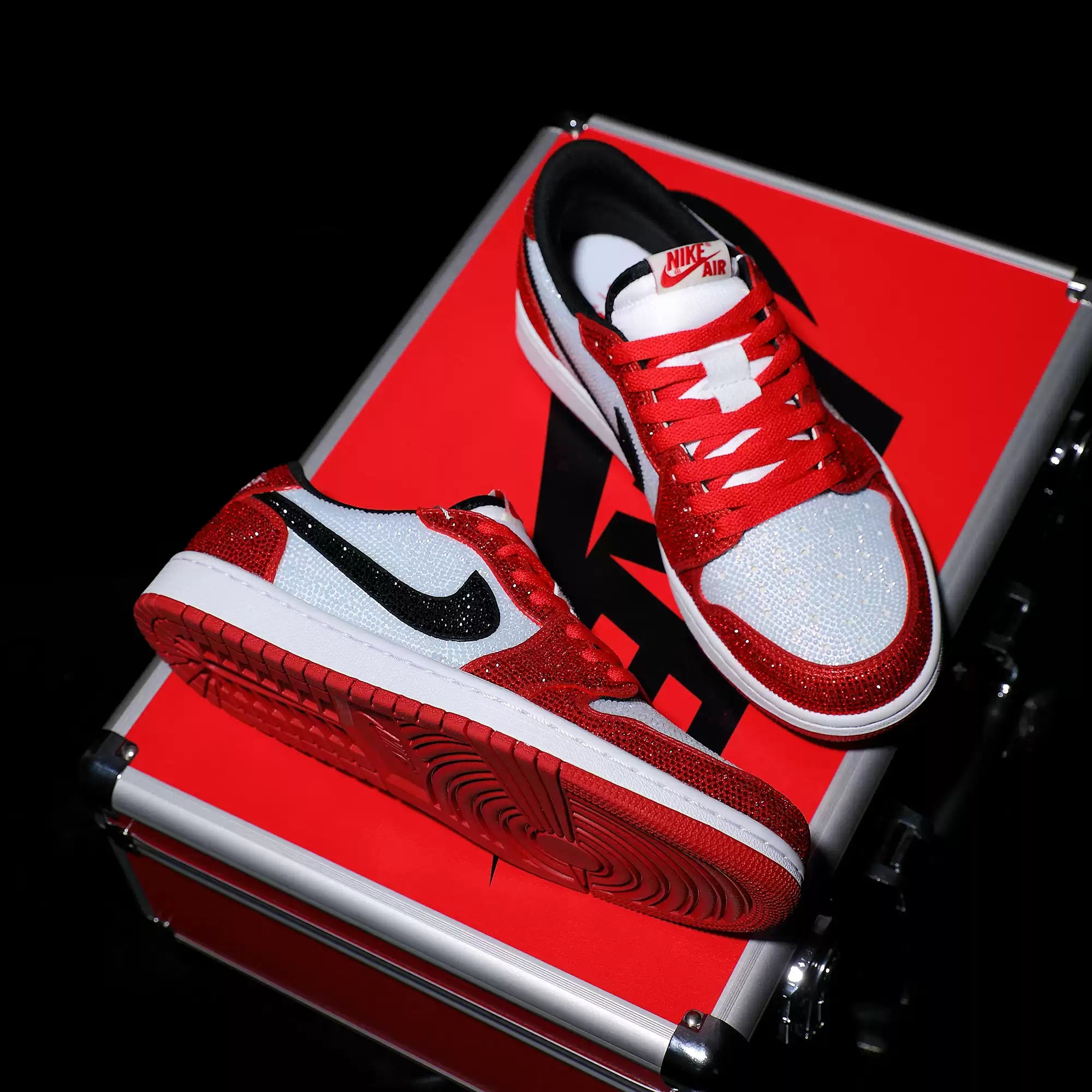 [Custom Red and White Full Diamond] Air Jordan 1 chicago Low - Top Skateboarding Shoes Unisex
