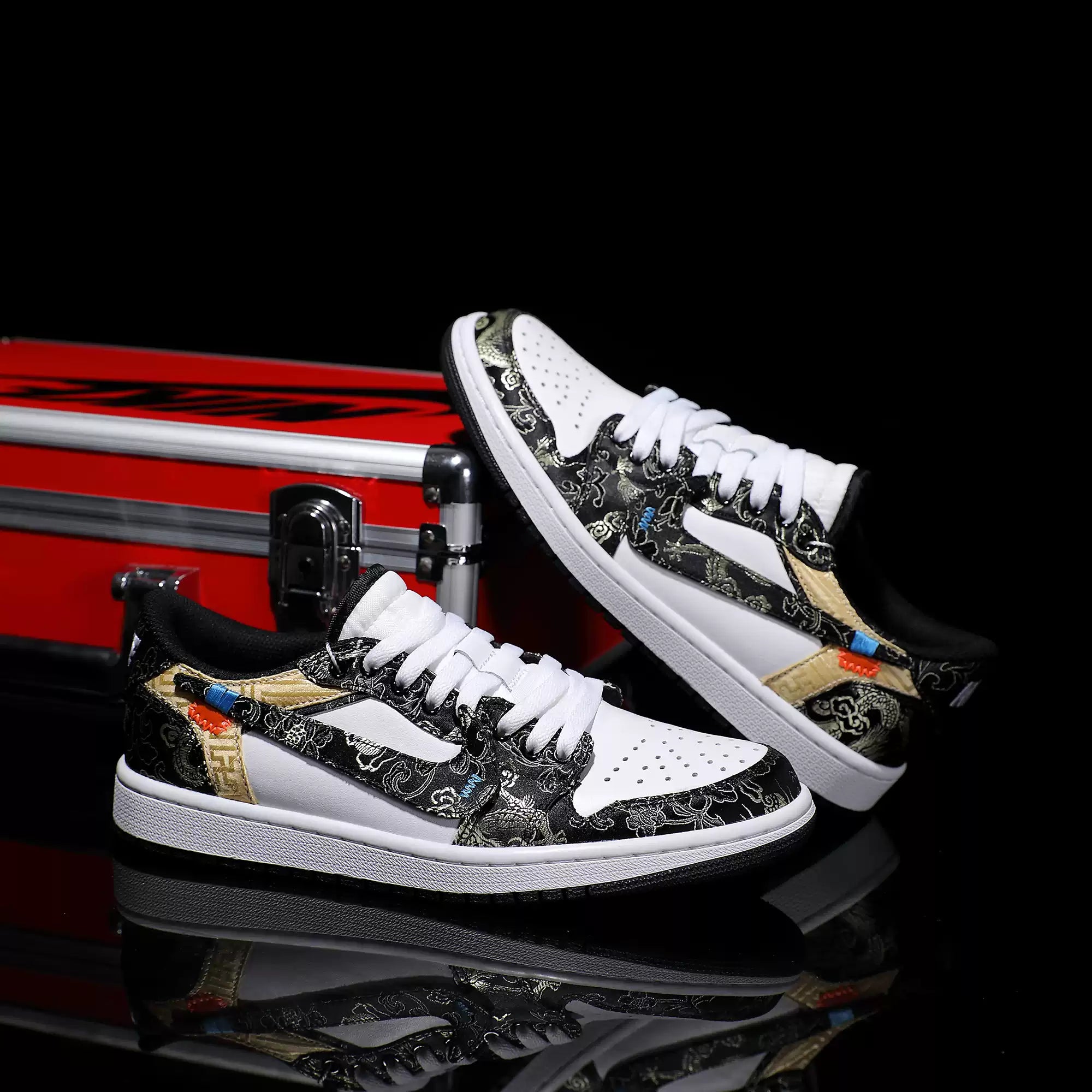 [Custom Black Gold Dragon Pattern Embroidery] Air Jordan Low - Top Skateboarding Shoes Unisex