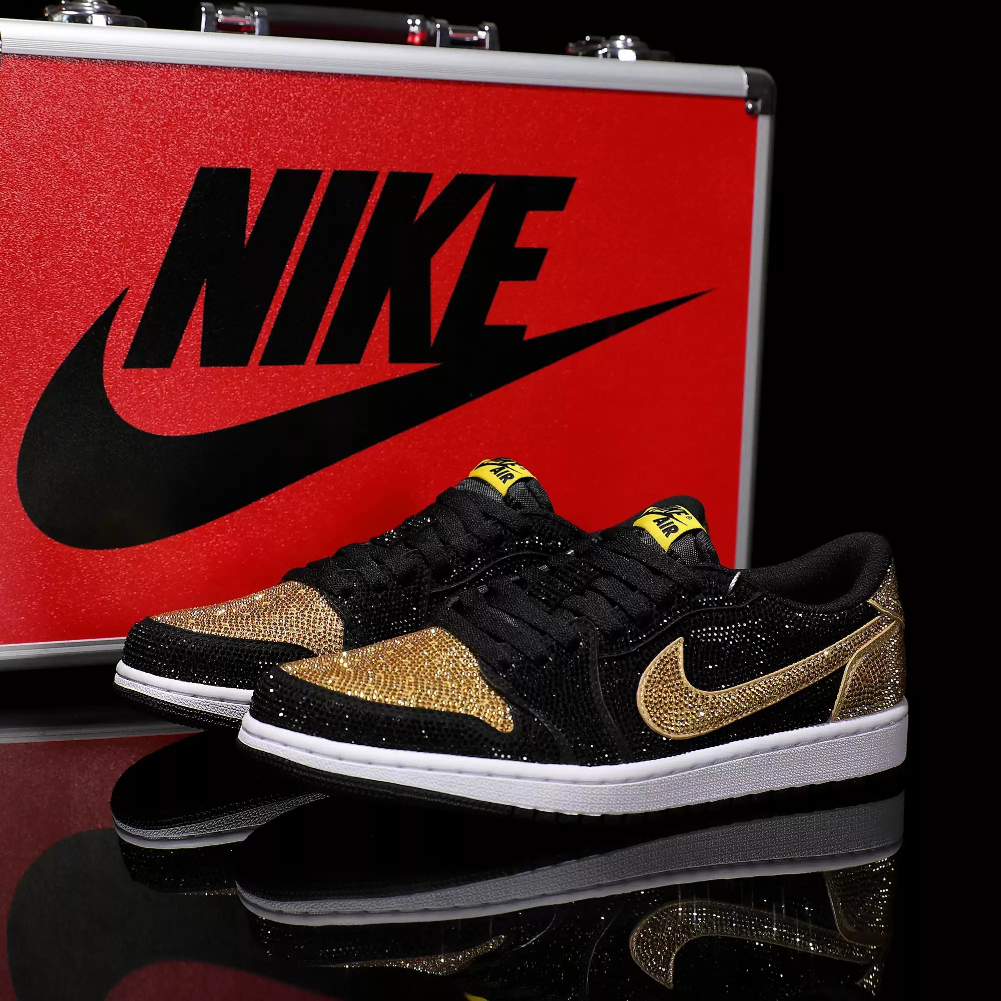 [Custom Black Gold Full Diamond] Air Jordan Low - Top Skateboarding Shoes Unisex